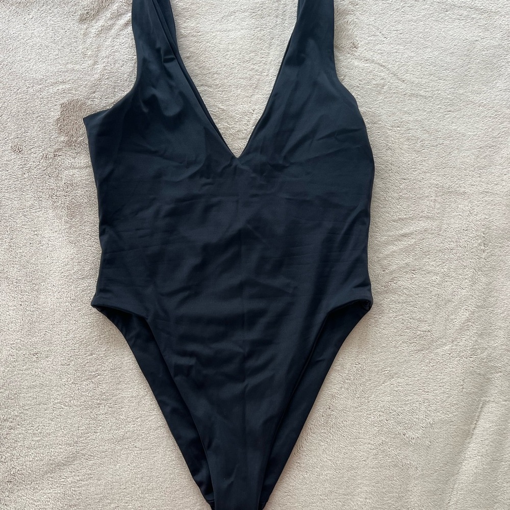 Dos gardenias hero one piece - Picture 3 of 6